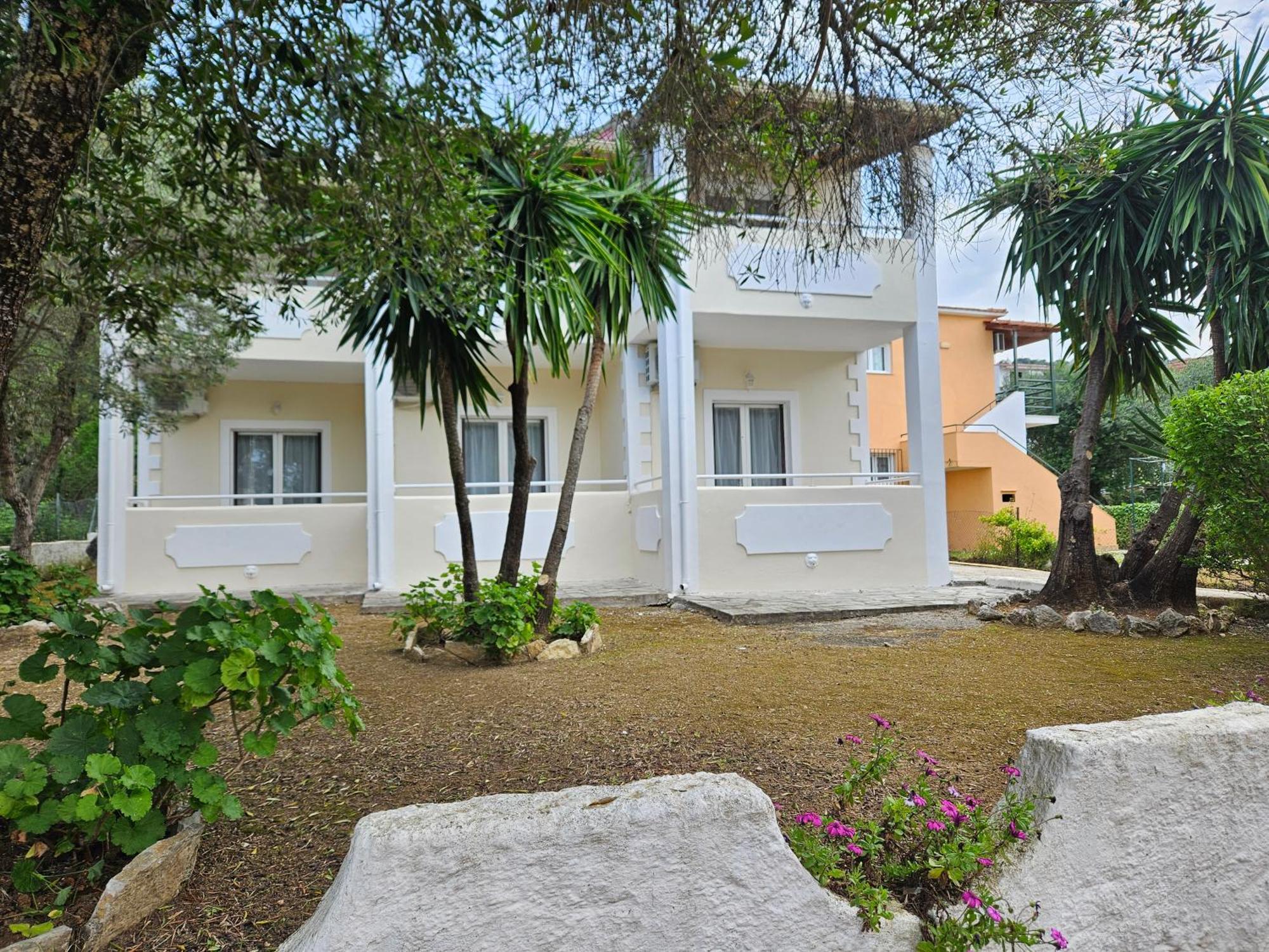 Villa Elena Ипсос Екстериор снимка
